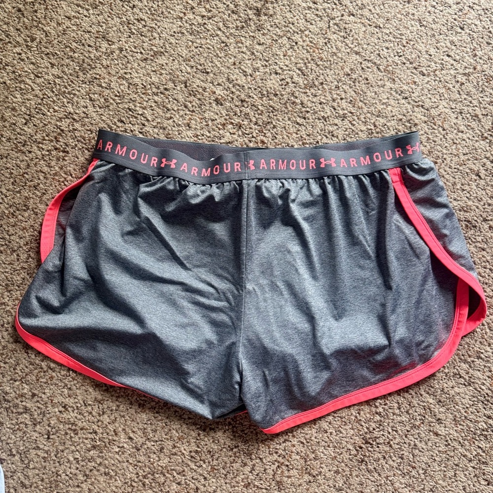 Under Armour HeatGear Women’s Shorts - Picture 6 of 10